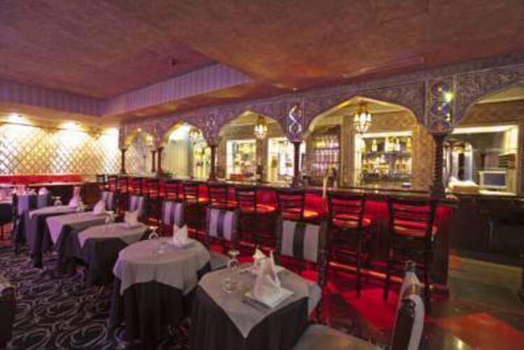 Broadway Hotel
