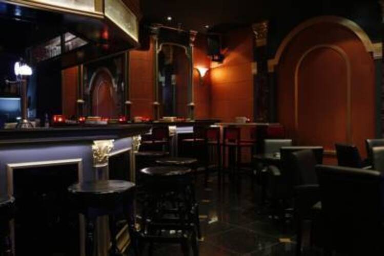Broadway Hotel