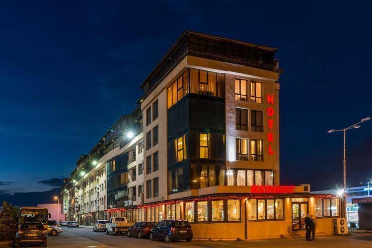 Avenue Hotel