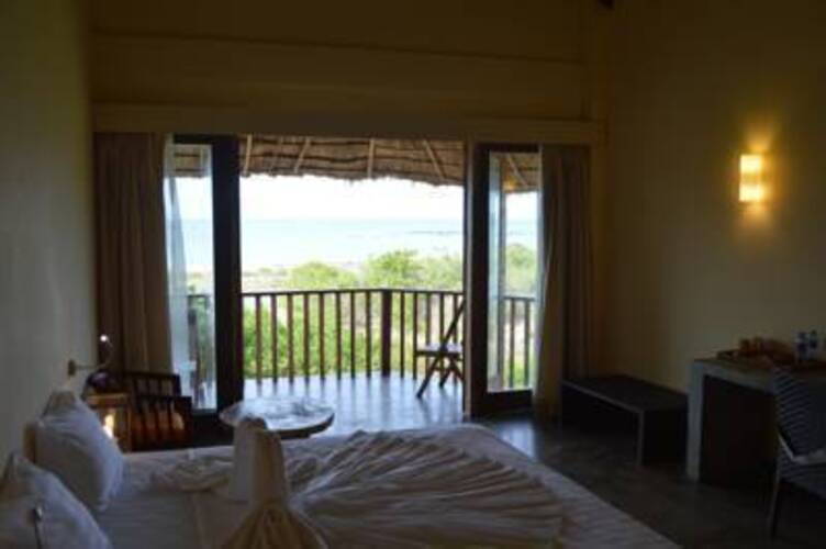 Giman Free Beach Resort