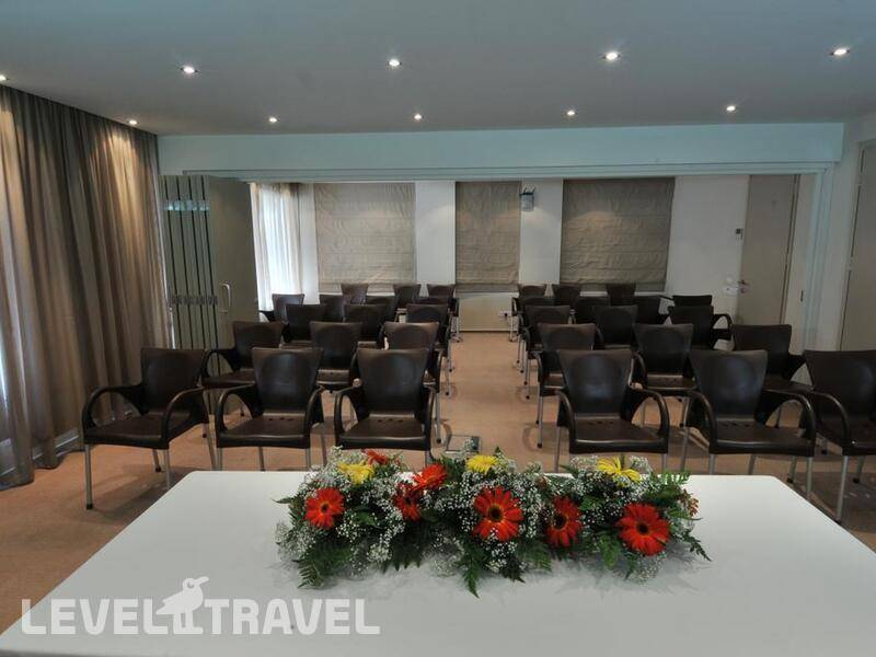 Фотография Almond Business Suites