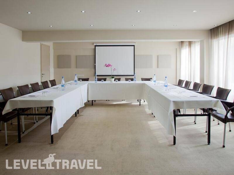 Фотография Almond Business Suites