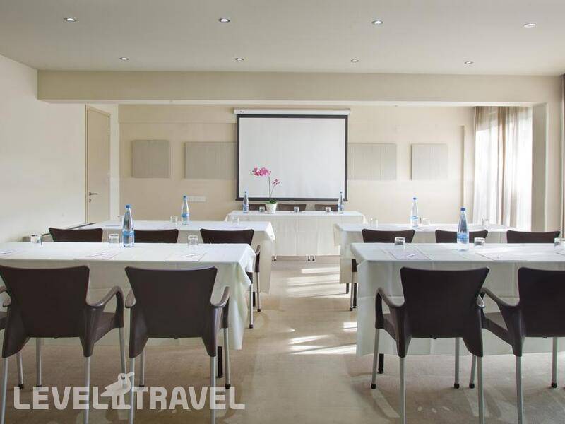 Фотография Almond Business Suites
