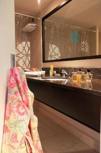 Grecotel Vouliagmeni Suites