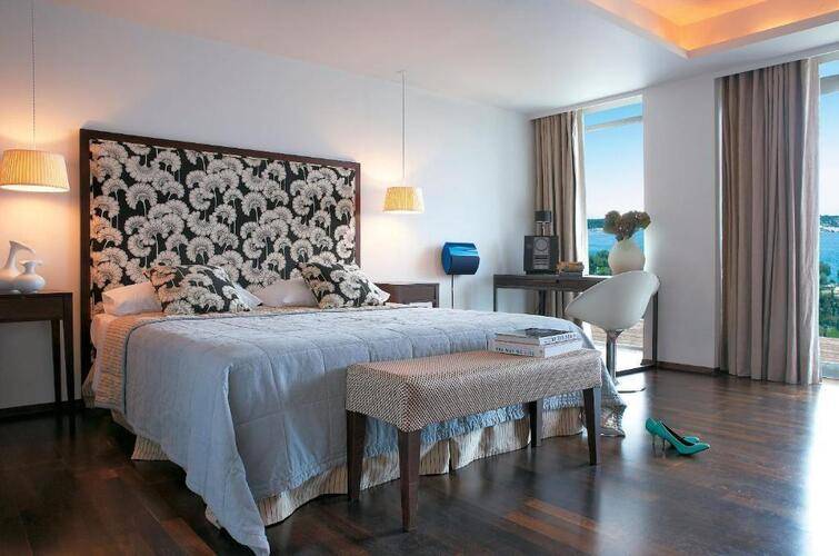 Grecotel Vouliagmeni Suites