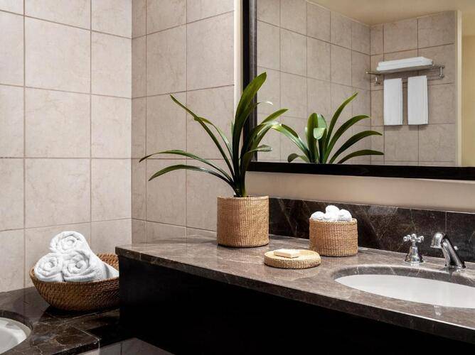 Grecotel Vouliagmeni Suites