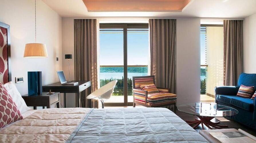 Grecotel Vouliagmeni Suites