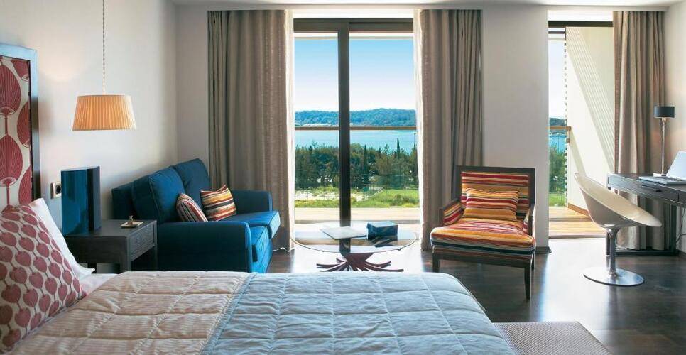 Grecotel Vouliagmeni Suites