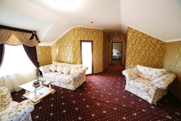 Leo Palace Отель