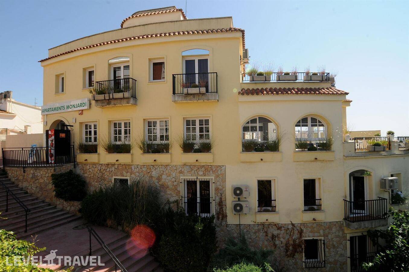 фотографии отеля Apartments Monjardi в Испания(Льорет-де-Мар) - фото №5