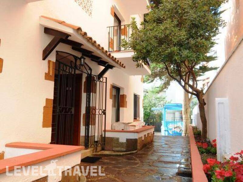 Фотография Apartamentos Caribe Lloret