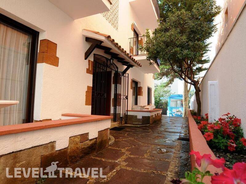 Фотография Apartamentos Caribe Lloret