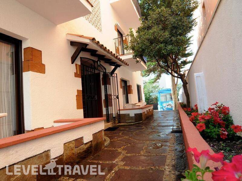 Фотография Apartamentos Caribe Lloret