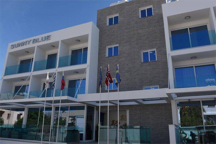 Sunny Blue Hotel