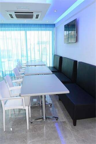 Sunny Blue Hotel