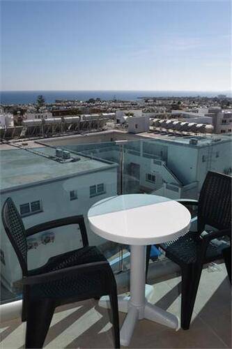 Sunny Blue Hotel