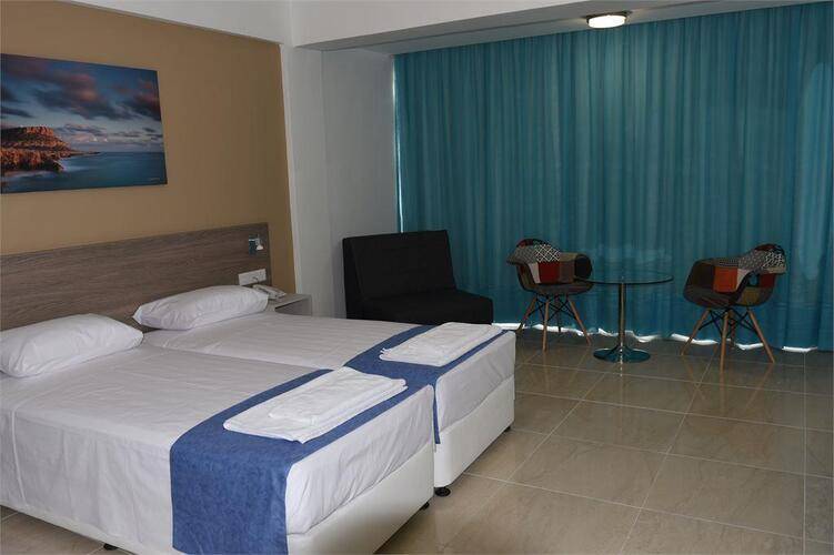 Sunny Blue Hotel