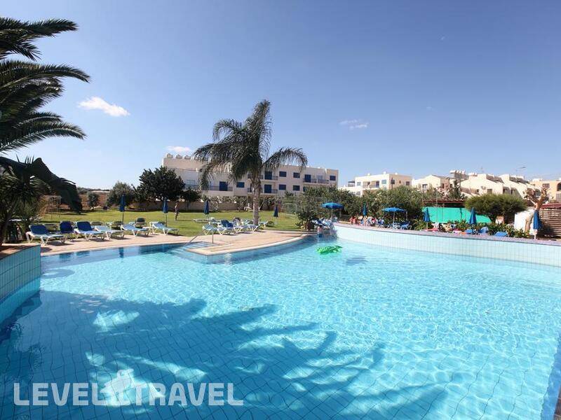 Фотография Captain Karas Holiday Apartments