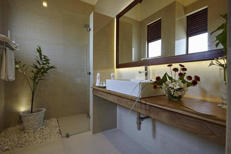 Amaranthe Bay Resort & Spa