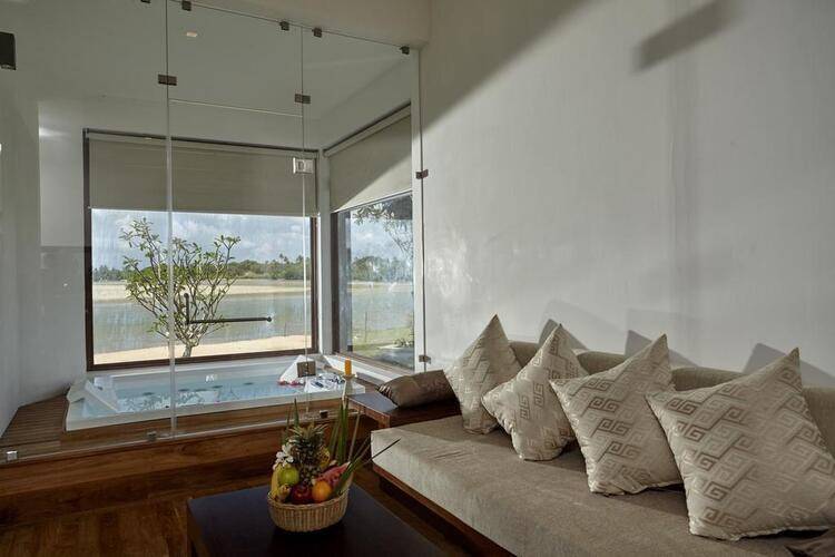 Amaranthe Bay Resort & Spa
