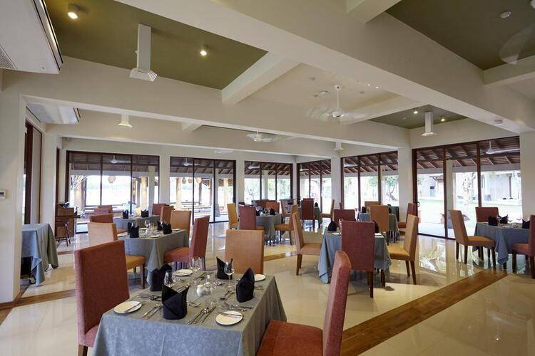 Amaranthe Bay Resort & Spa