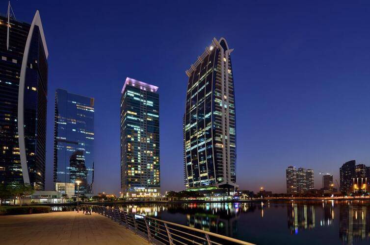 Oaks Liwa Heights Hotel Apartments