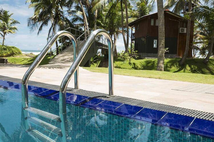 Rockside Beach Resort