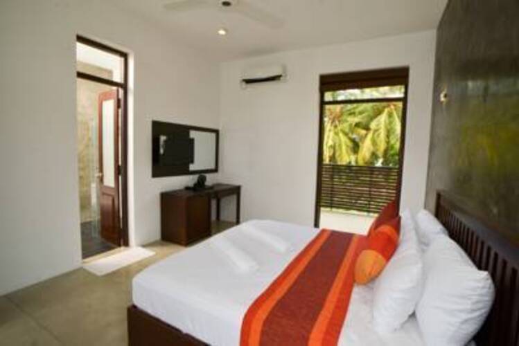 Olanro Negombo
