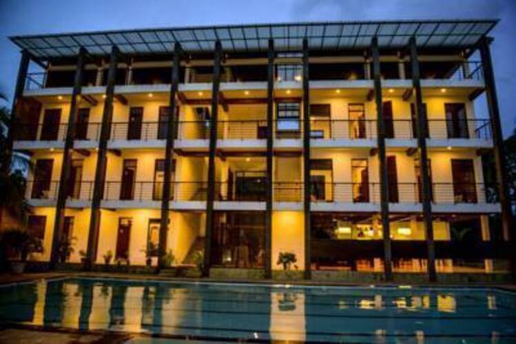 Olanro Negombo