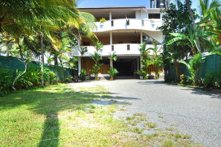 Green Shadows Beach Hotel