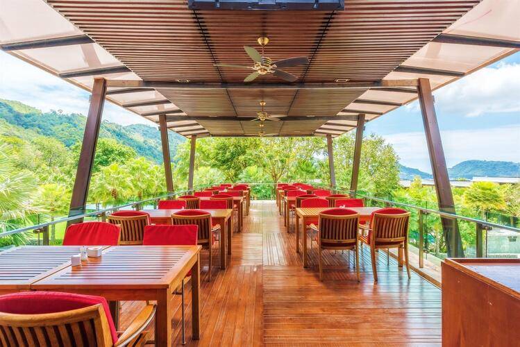Wyndham Sea Pearl Resort Phuket