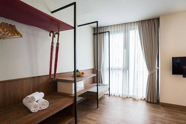 Sunshine Hip Hotel