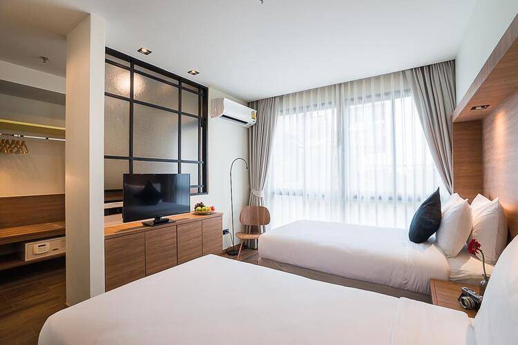 Sunshine Hip Hotel
