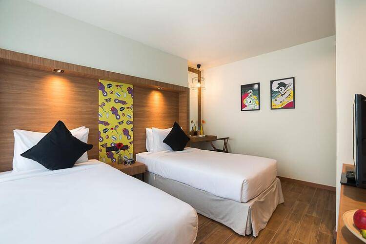 Sunshine Hip Hotel