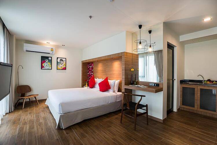 Sunshine Hip Hotel