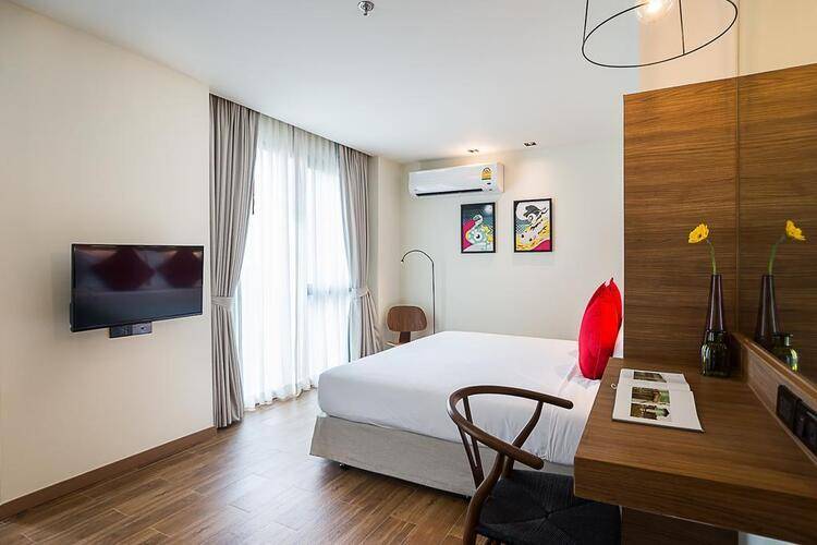 Sunshine Hip Hotel
