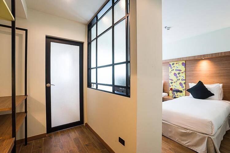 Sunshine Hip Hotel