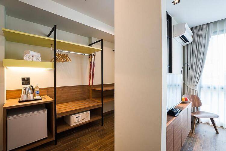Sunshine Hip Hotel