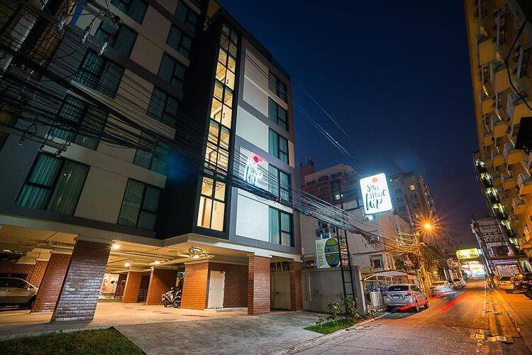 Sunshine Hip Hotel