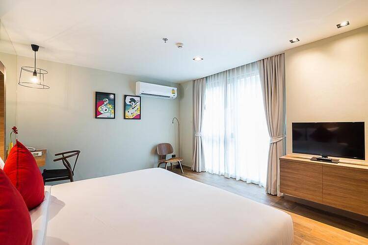 Sunshine Hip Hotel