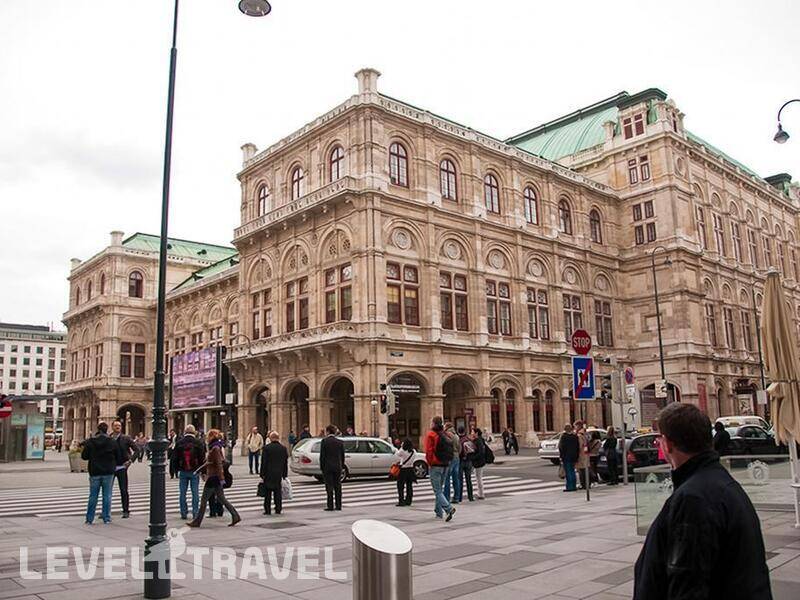 Фотография Opera Suites Hotel