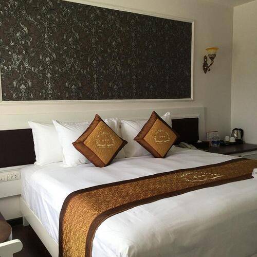 Sea Phoenix Hotel