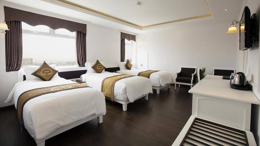 Sea Phoenix Hotel