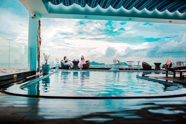 Sea Phoenix Hotel