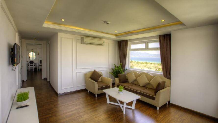 Sea Phoenix Hotel