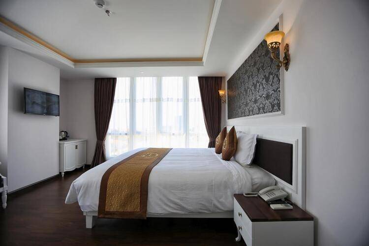 Sea Phoenix Hotel