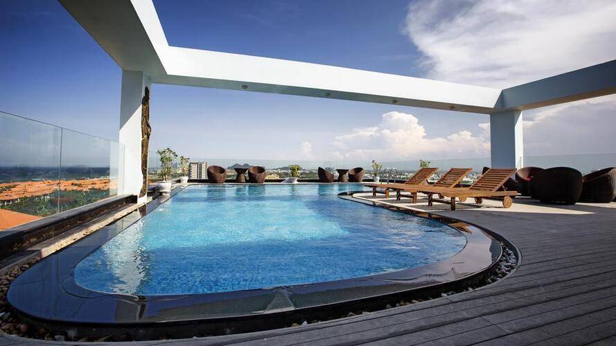 Sea Phoenix Hotel