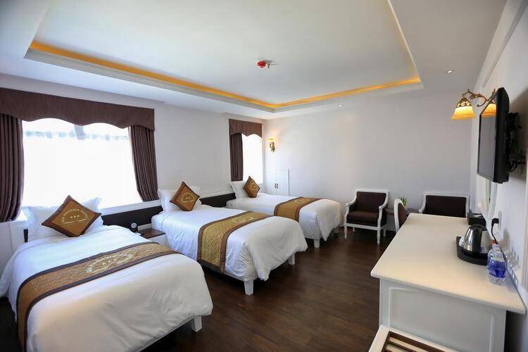 Sea Phoenix Hotel