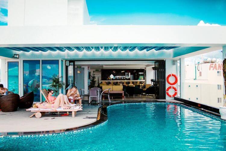 Sea Phoenix Hotel