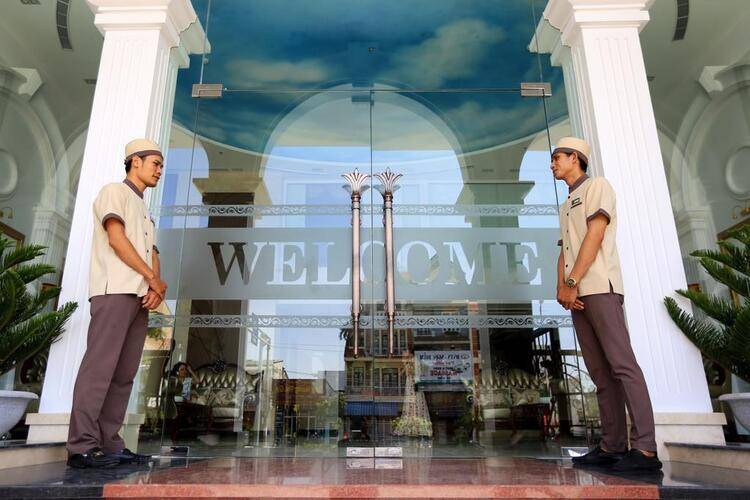 Sea Phoenix Hotel